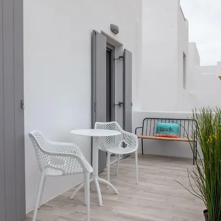 Daire Unique 1 Bedroom Apt With A Huge Terrace & Magnificent Views Agia Anna (Naxos)